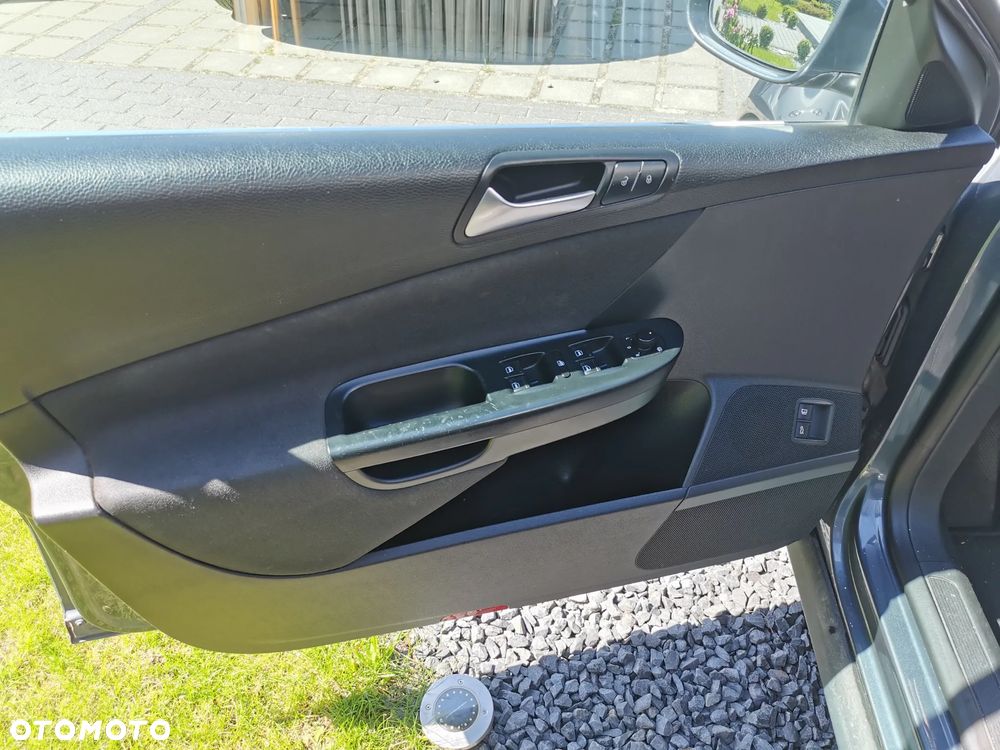 Volkswagen Passat 1.6 TDI BlueMotion Technology Comfortline - 9