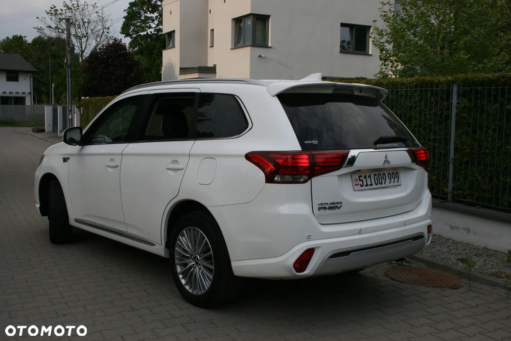 Mitsubishi Outlander - 7