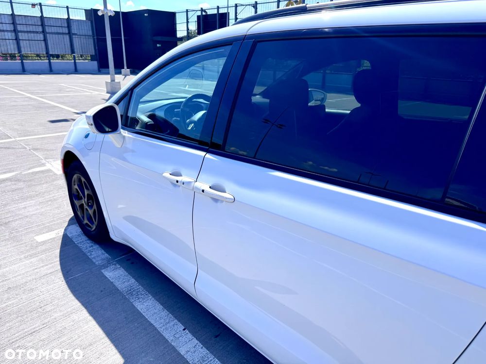 Chrysler Pacifica - 9