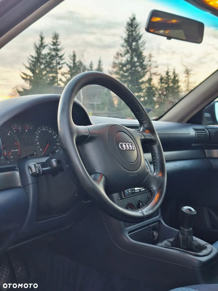 Audi A4 Limousine - 14