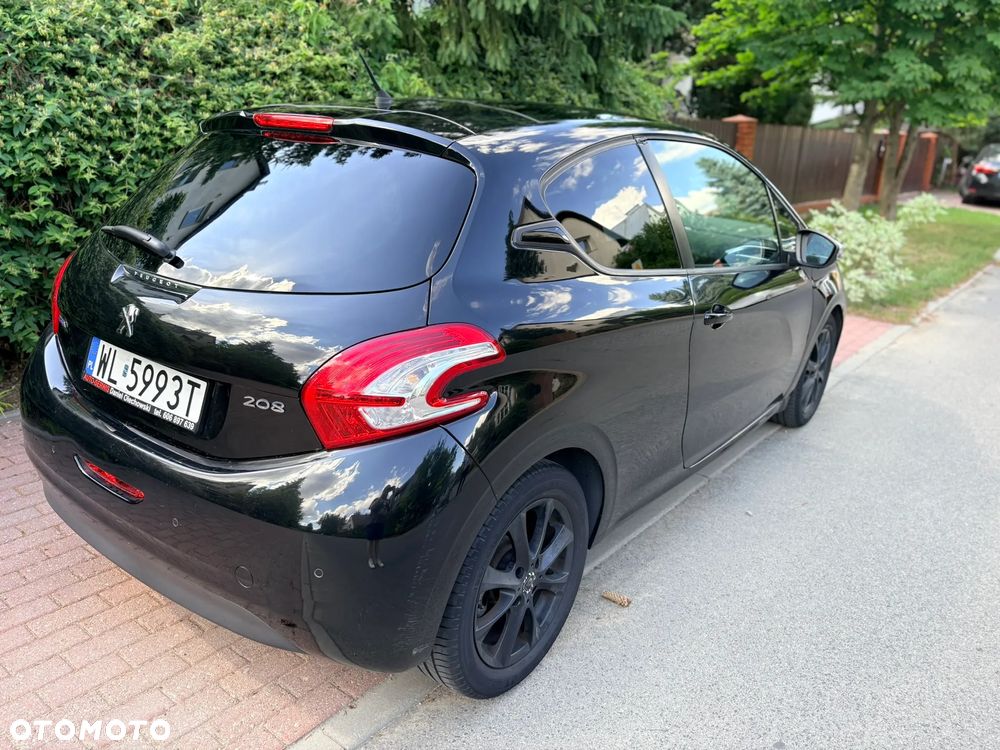 Peugeot 208 1.6 BlueHDi Allure S&S - 21