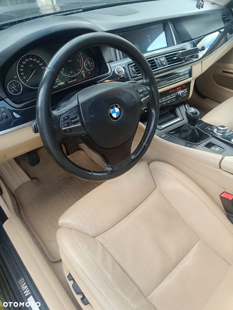 BMW F10 2011 photo 5