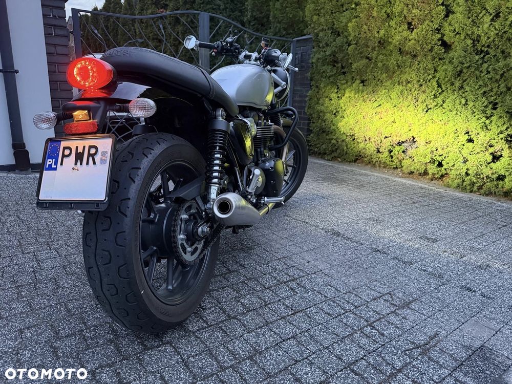 Triumph Street Twin - 5