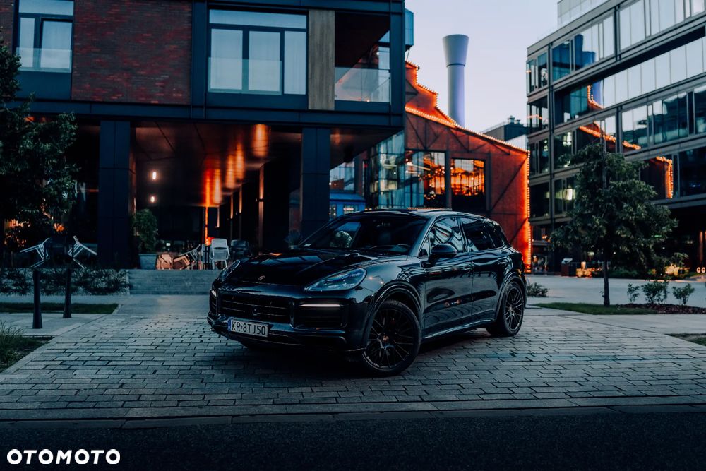 Porsche Cayenne GTS - 13