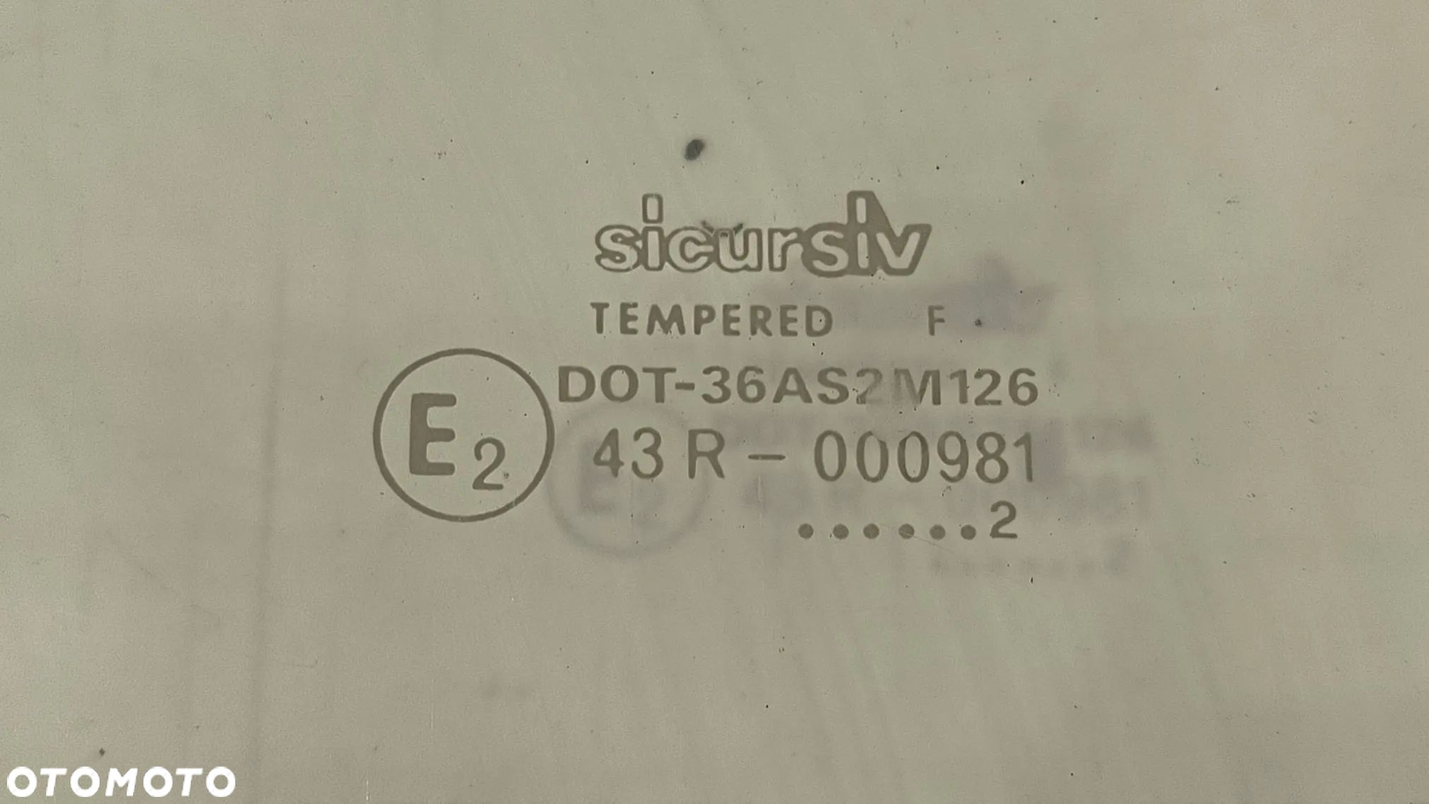 Szyba drzwi przednich DOT36AS2M126 43R000982  lewa/prawa Land Rover Defender 110 2000r. - 1