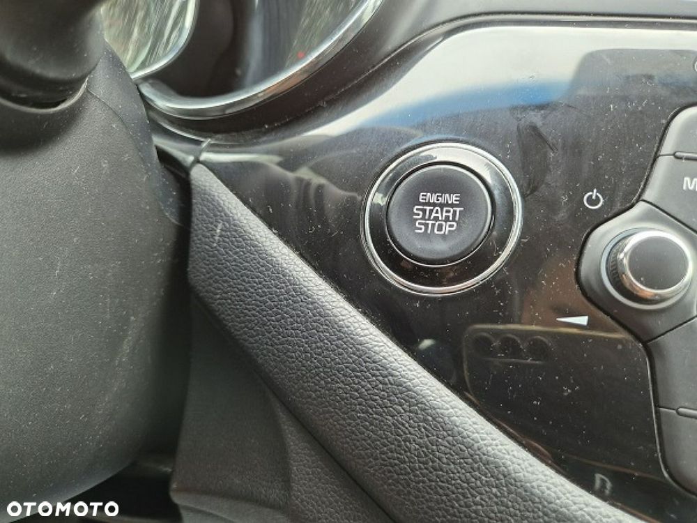 Kia Ceed - 38