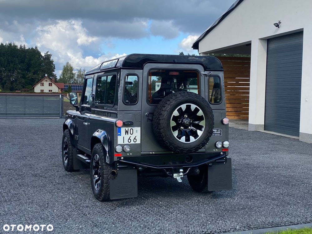 Land Rover Defender - 18