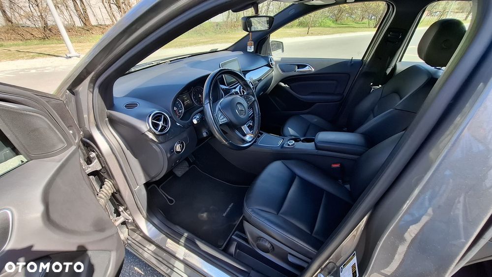 Mercedes-Benz Klasa B 250 7G-DCT Urban - 12