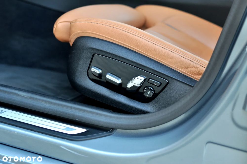 BMW Seria 5 520i - 28