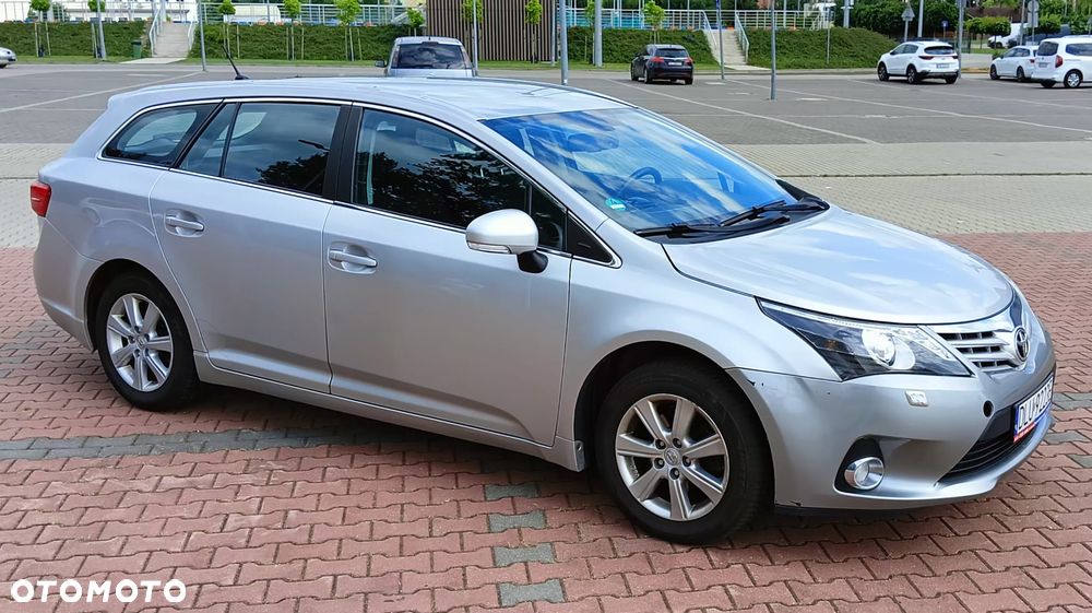 Toyota Avensis 2.0 Style MS - 16