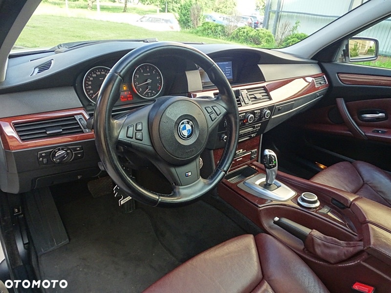 BMW Seria 5 530xi Touring Edition Exclusive - 34