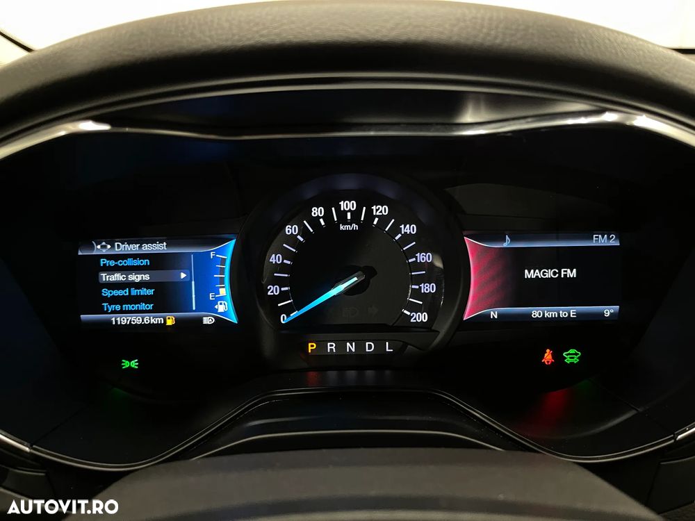 Ford Mondeo 2.0 HEV Titanium - 23