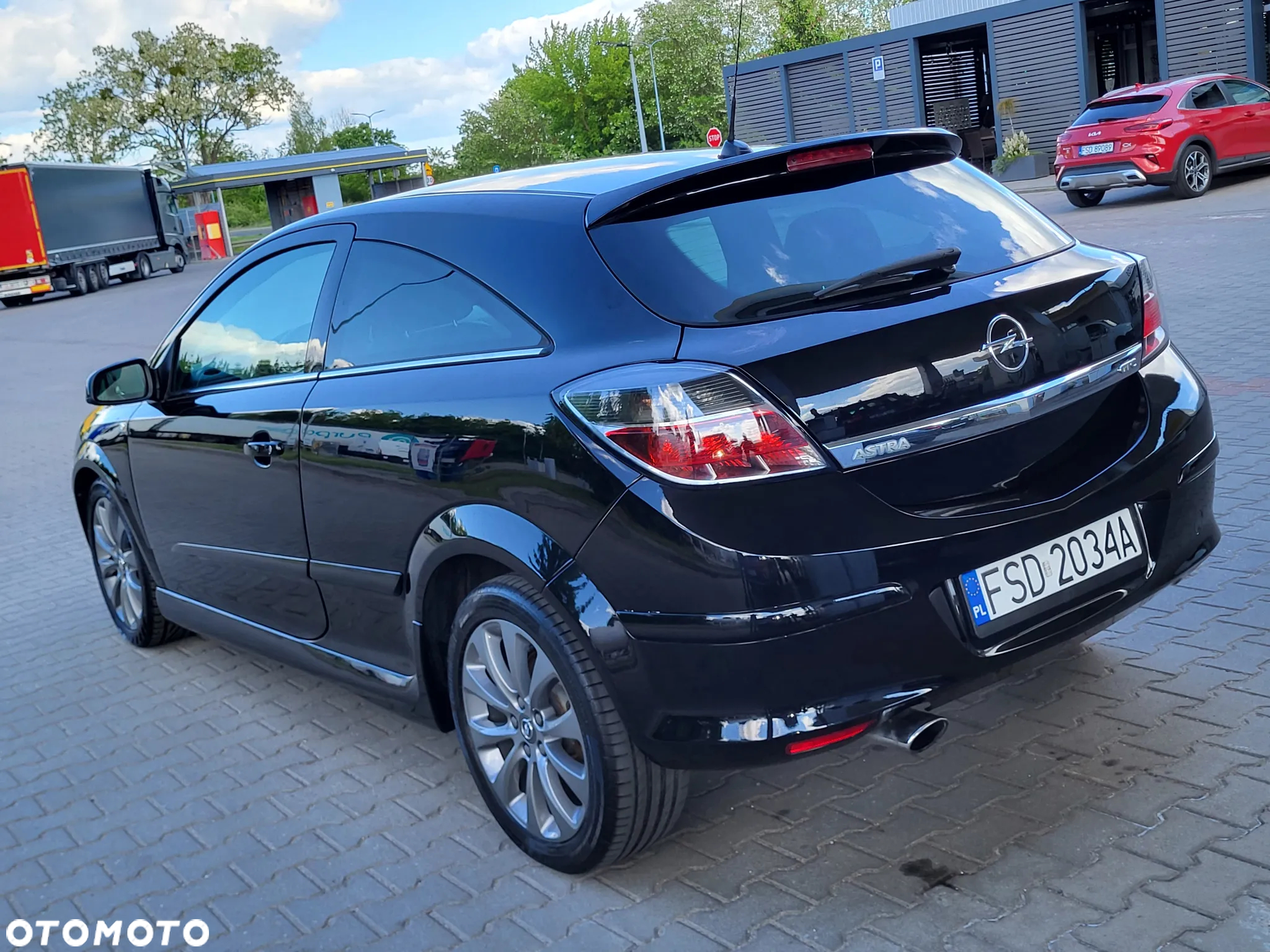Opel Astra GTC 1.6 Cosmo - 10