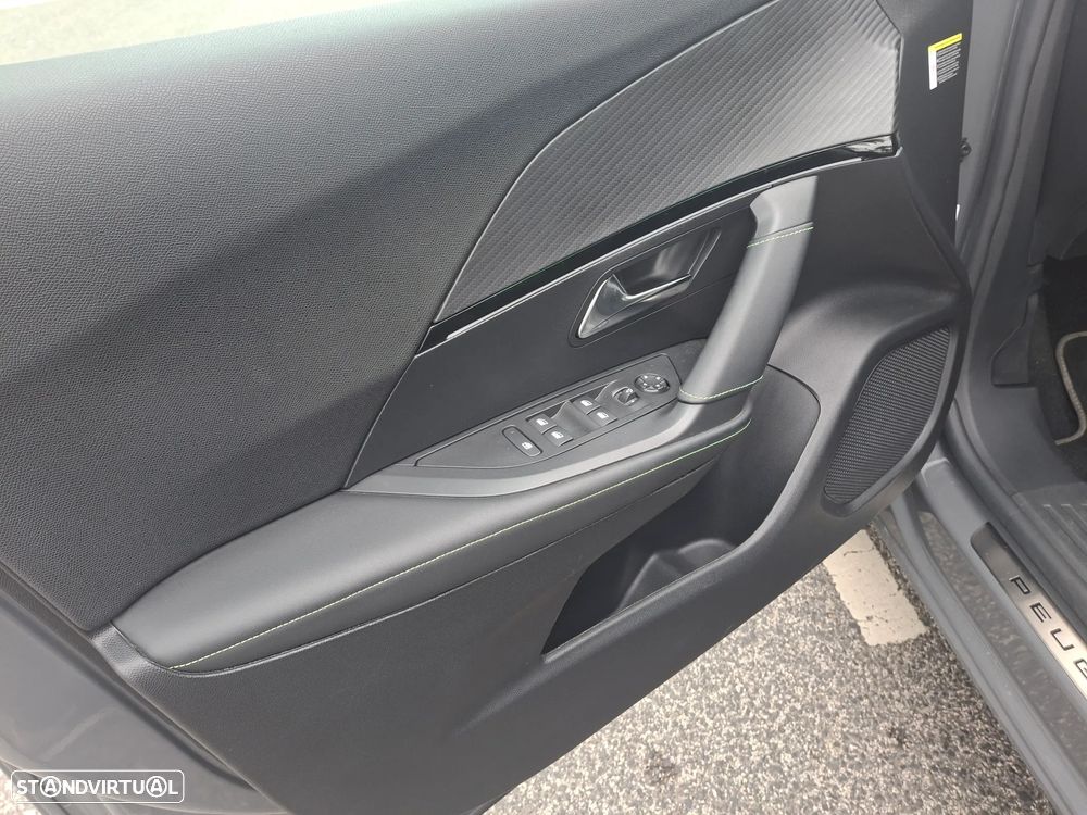 Peugeot 2008 1.2 PureTech GT Line EAT8 - 22