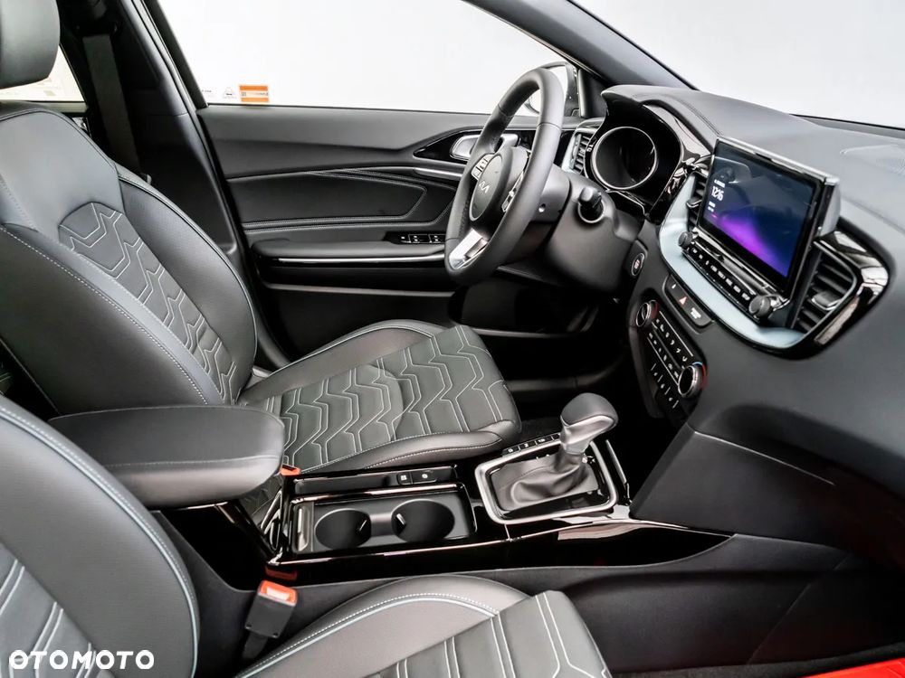 Kia XCeed 1.6 T-GDI Tribute DCT - 17