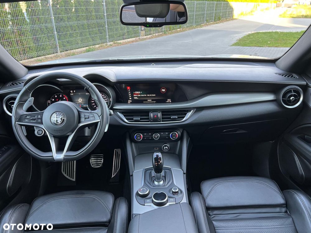 Alfa Romeo Stelvio 2.0 Turbo 16V AT8-Q4 Veloce - 28