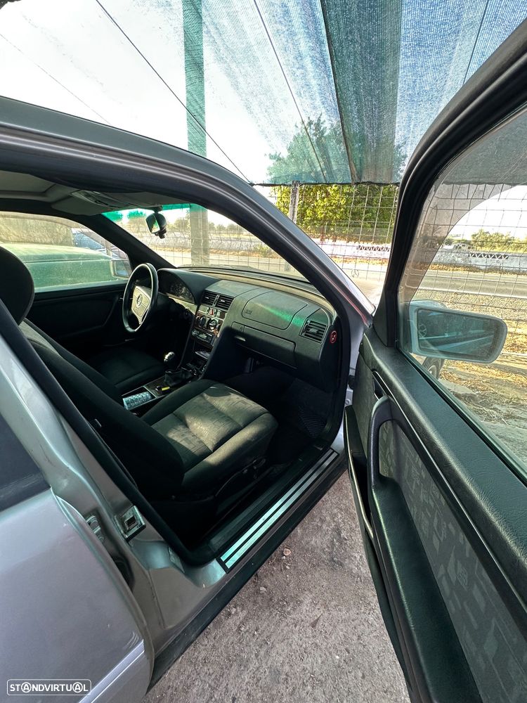 Mercedes-Benz C 220 D - 14