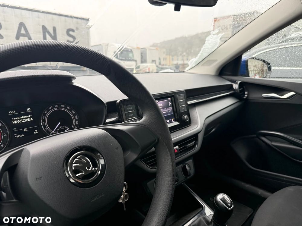 Skoda Fabia 1.0 Essence - 12