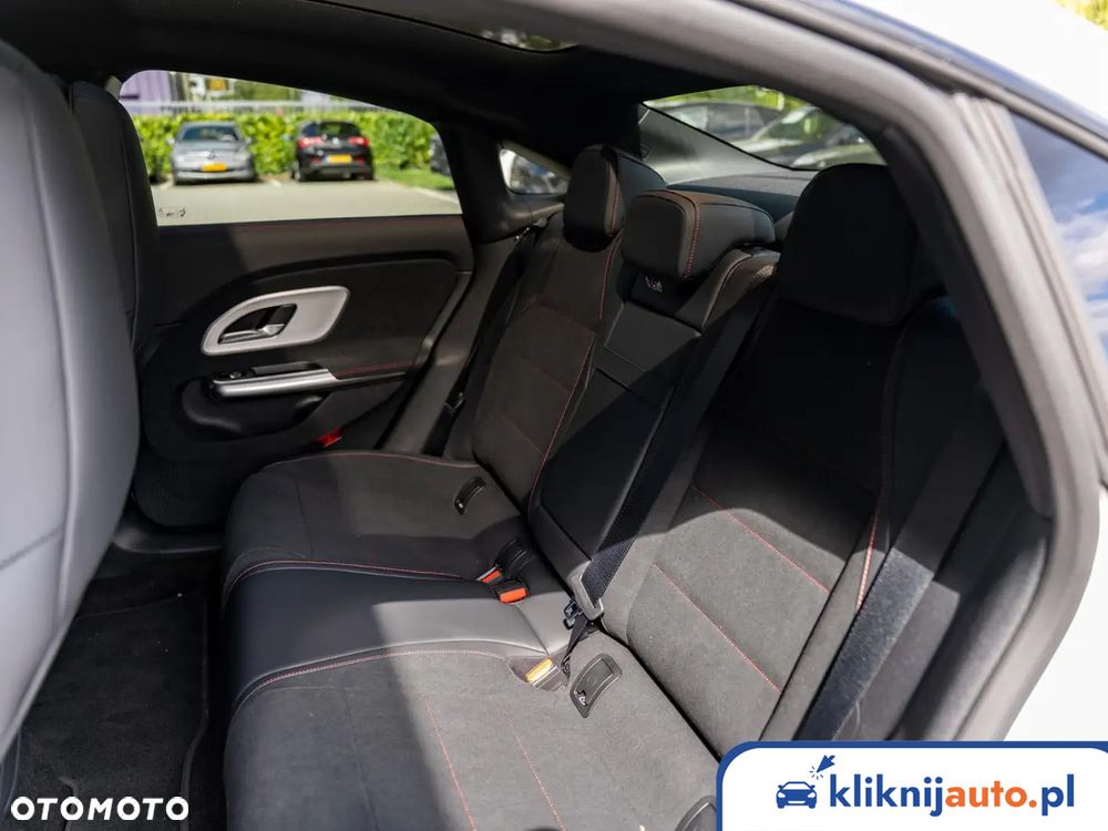 Mercedes-Benz CLA 200 AMG Line 7G-DCT - 11