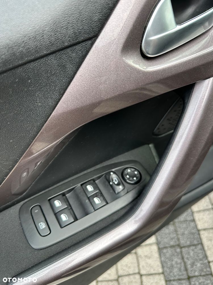 Peugeot 2008 1.2 Pure Tech GPF Style - 18