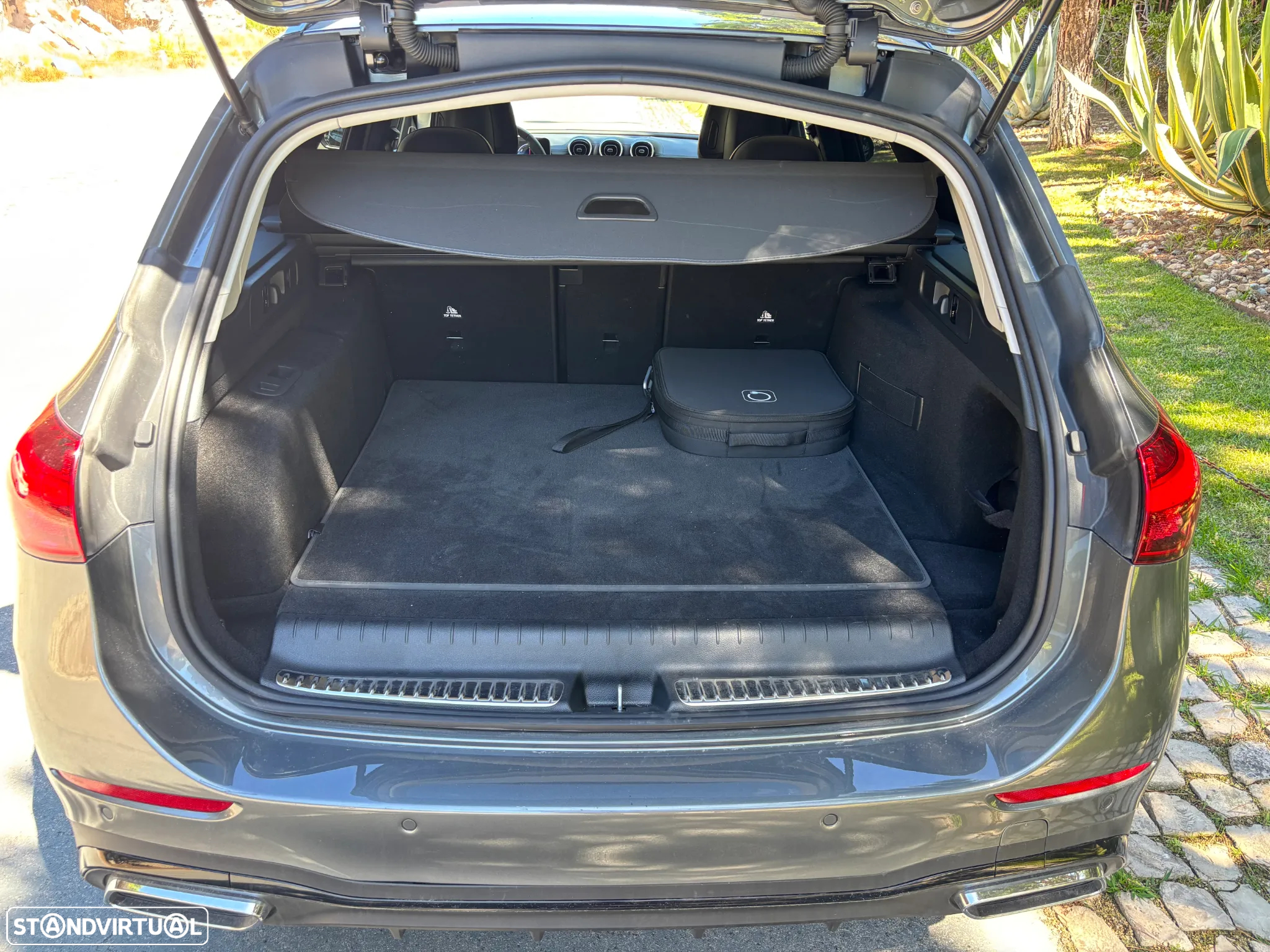 Mercedes-Benz C 300 e AMG Line - 13