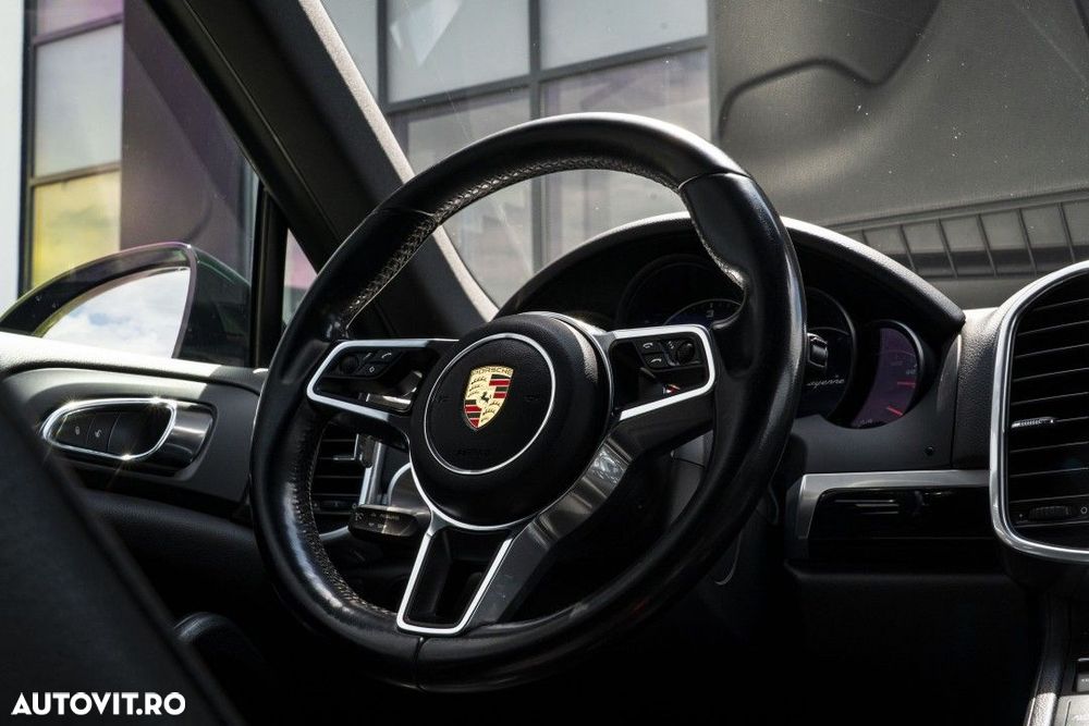 Porsche Cayenne - 11