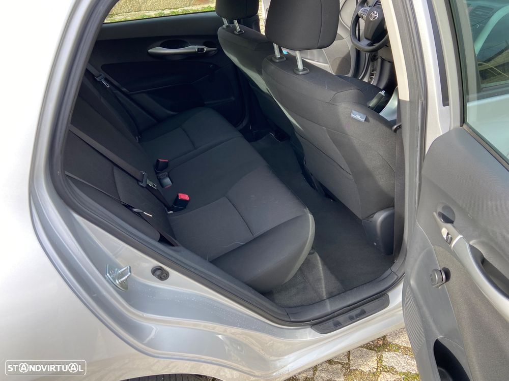 Toyota Auris 1.4 D-4D Exclusive - 13