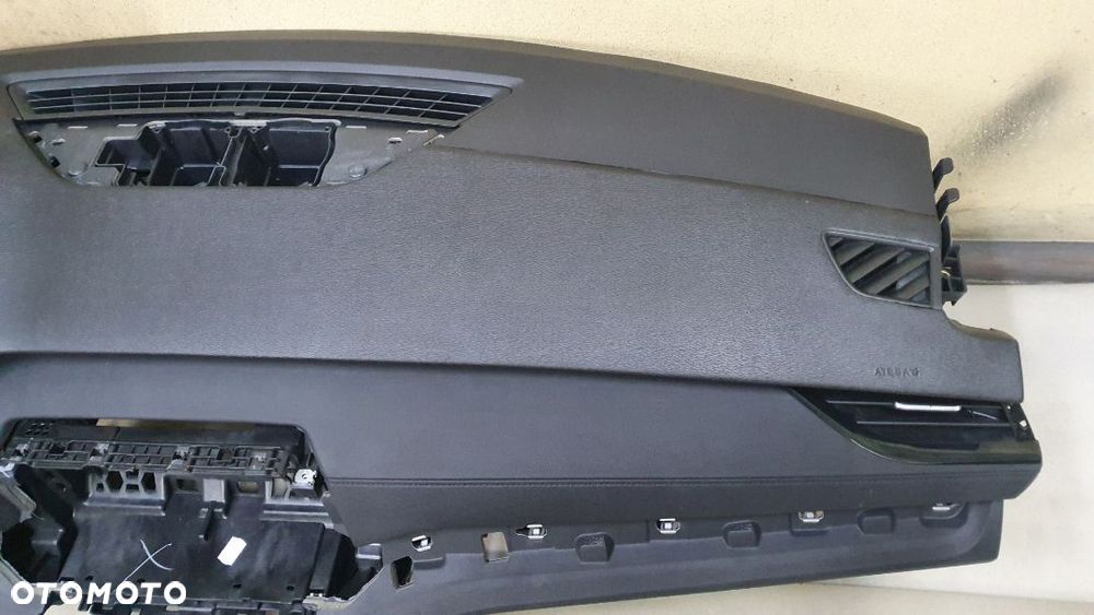 Skoda Octavia IV 2020 Deska kokpit konsola poduszka pasy - 3