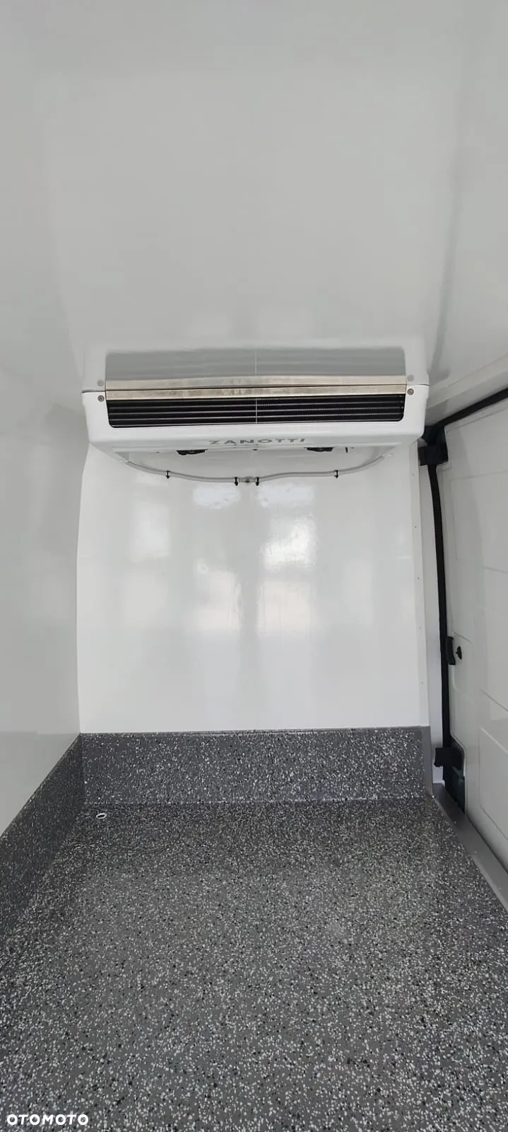 Renault Master L3H2 Izoterma z agregatem ZANOTTI Z 350 GH - 16