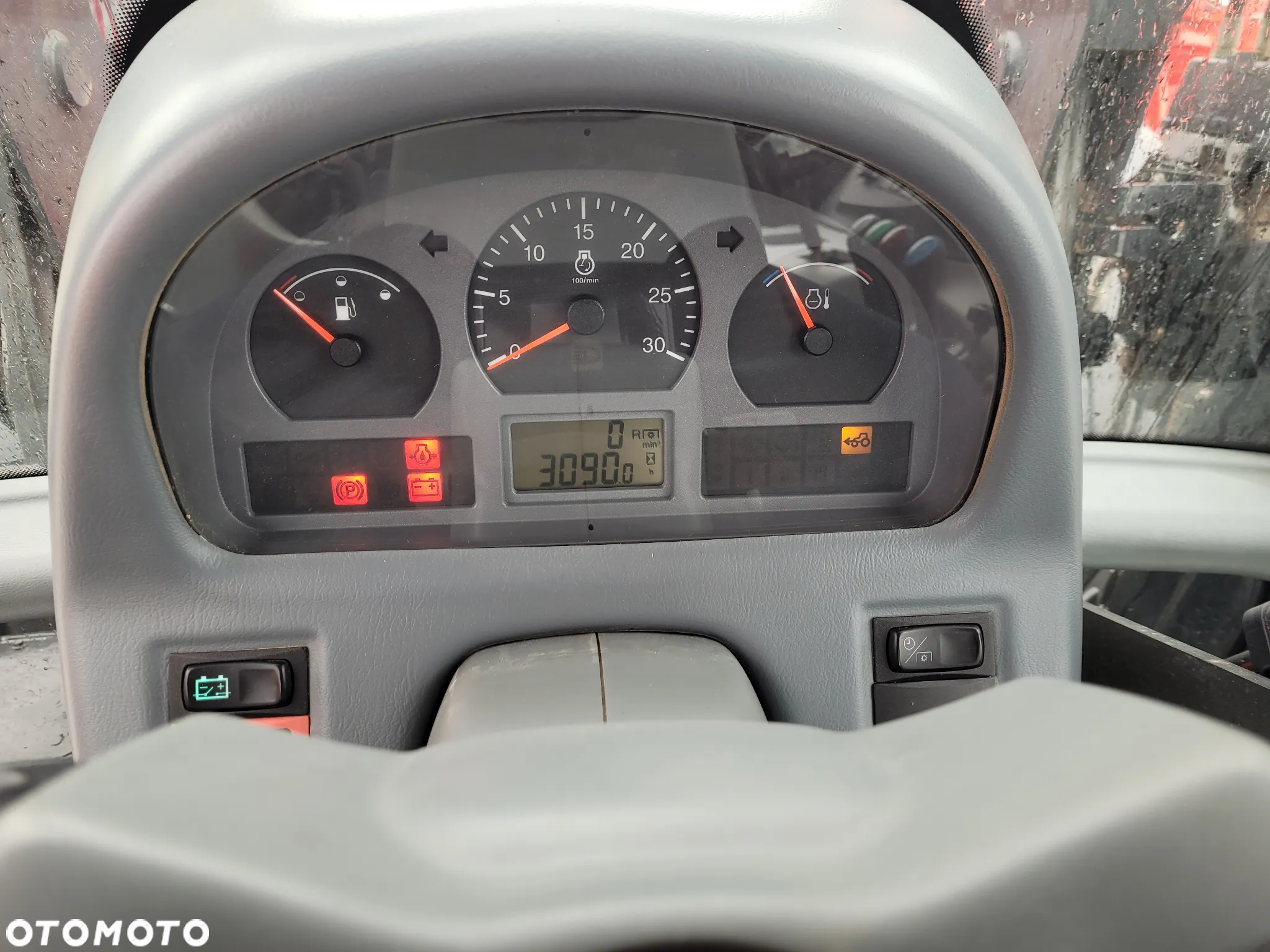 Valtra N123 HiTech ładowacz QUICKE - 17