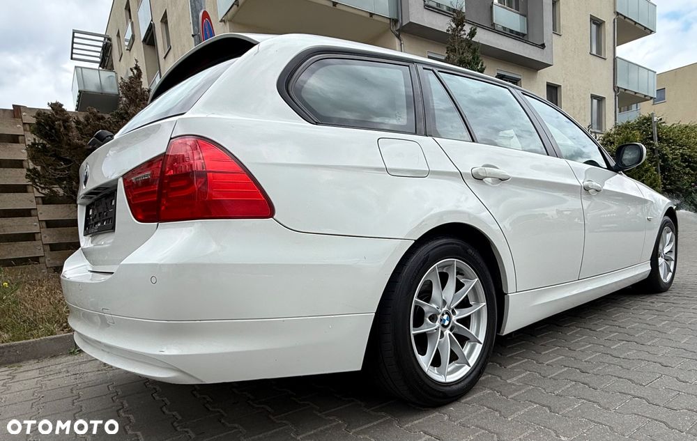 BMW Seria 3 318d - 3