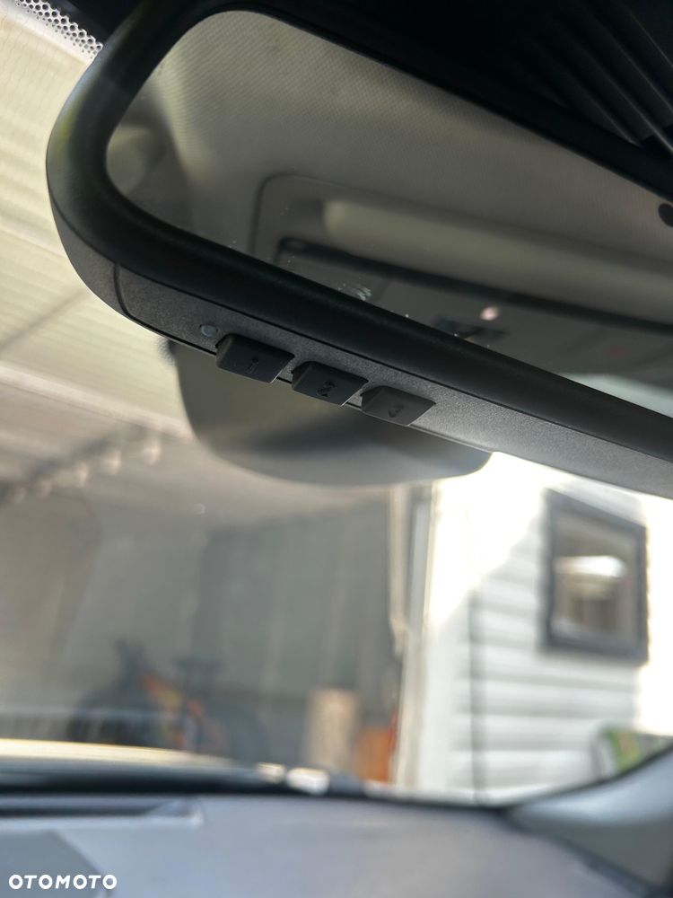 Land Rover Discovery Sport - 6