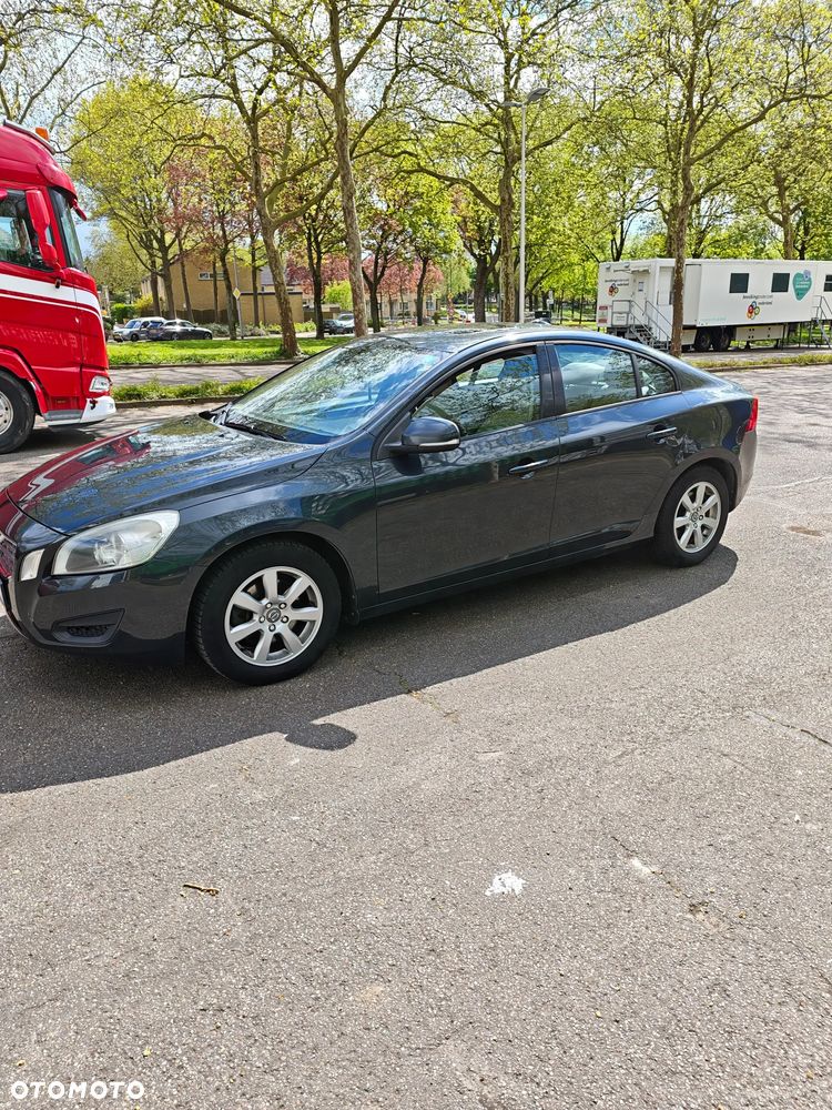 Volvo S60 D2 Edition - 3