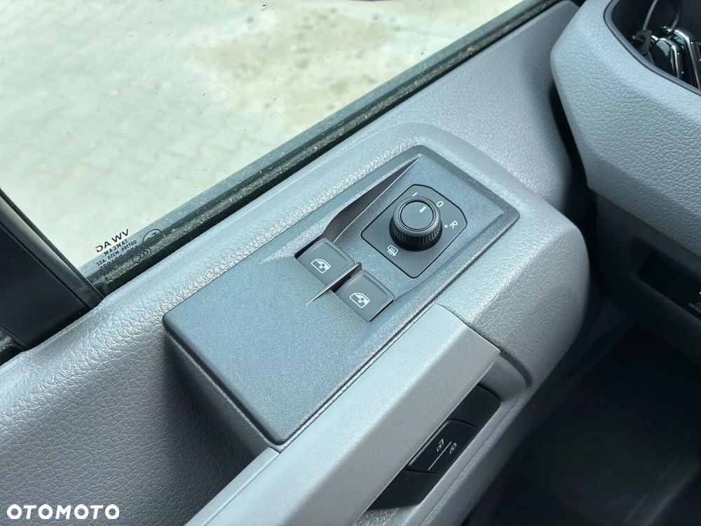 Volkswagen Crafter 35 Furgon LONG/L5H3, 2.0 BiTDI 140 KM, Wysoki dach, r. o. 4490mm - 31