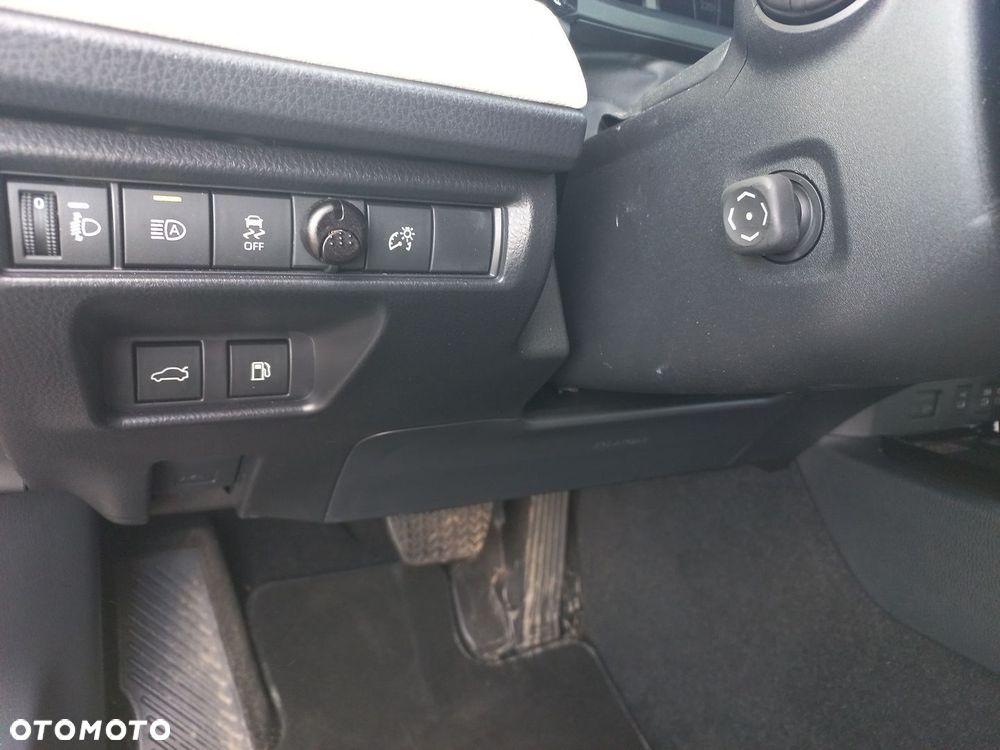 Toyota Camry - 18