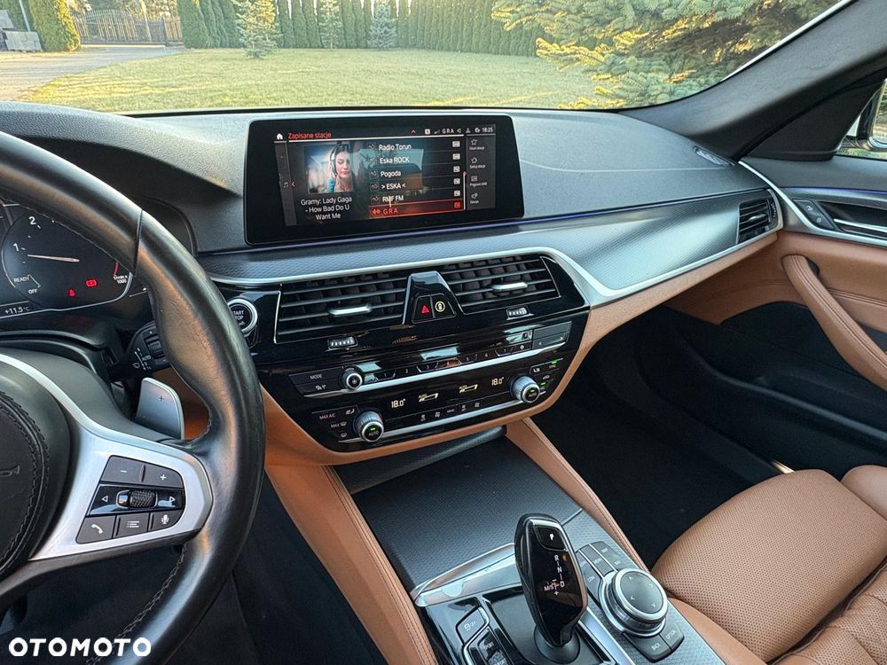 BMW Seria 5 520d M Sport - 16