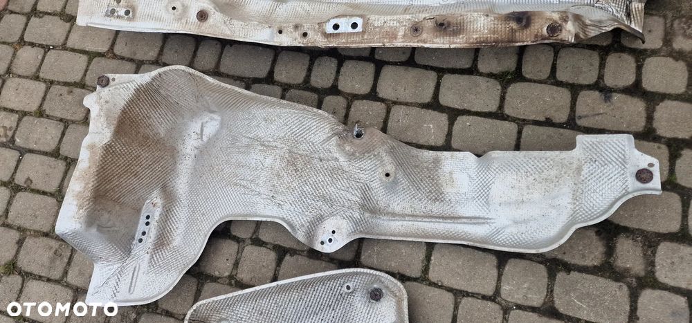OSŁONY TERMICZNE WYDECHU KOMPLET 3C0825701C 3C0825721D 3C0825671K  VW PASSAT B7 - 5