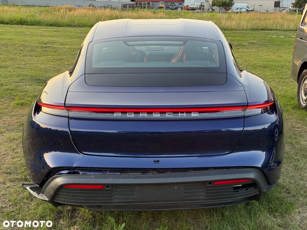Porsche Taycan - 6