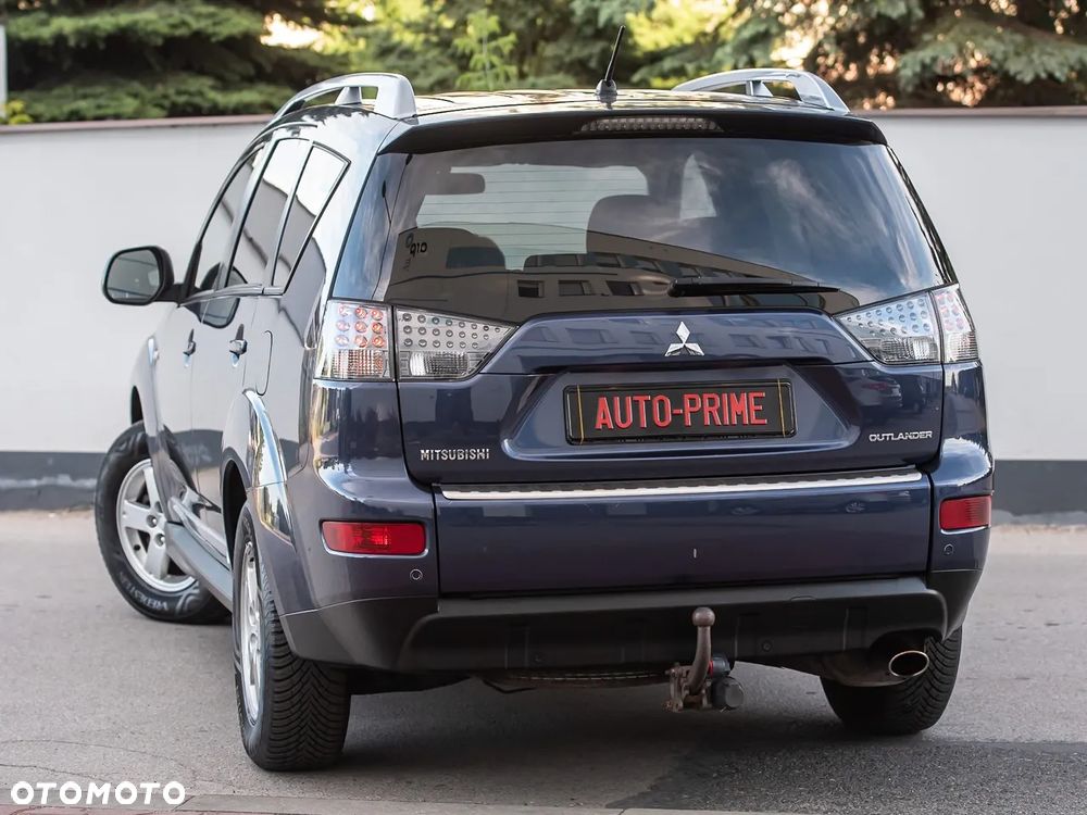 Mitsubishi Outlander - 8
