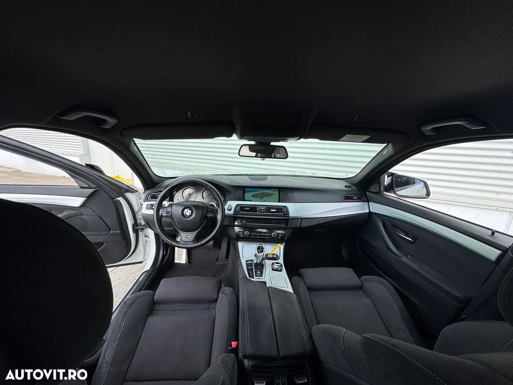 BMW Seria 5 525d xDrive Sport-Aut. - 32