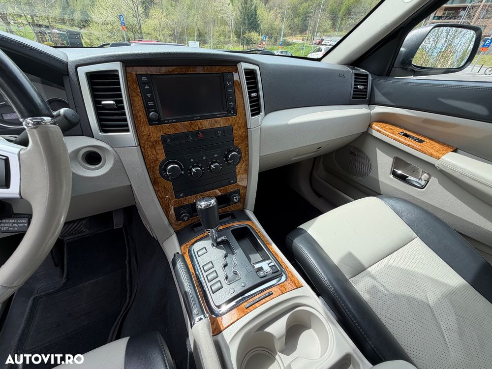 Jeep Grand Cherokee - 8