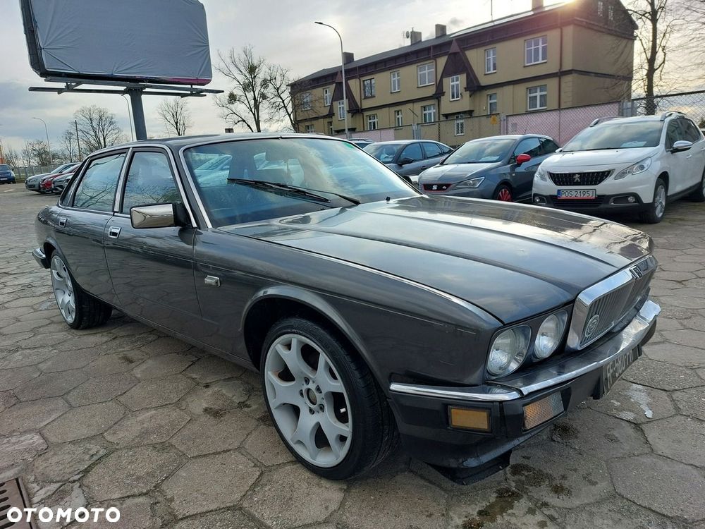 Jaguar XJ - 1