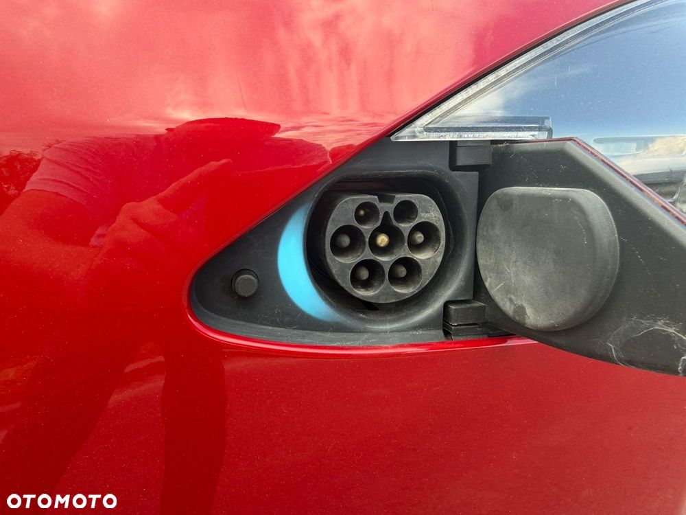 Tesla Model S - 36