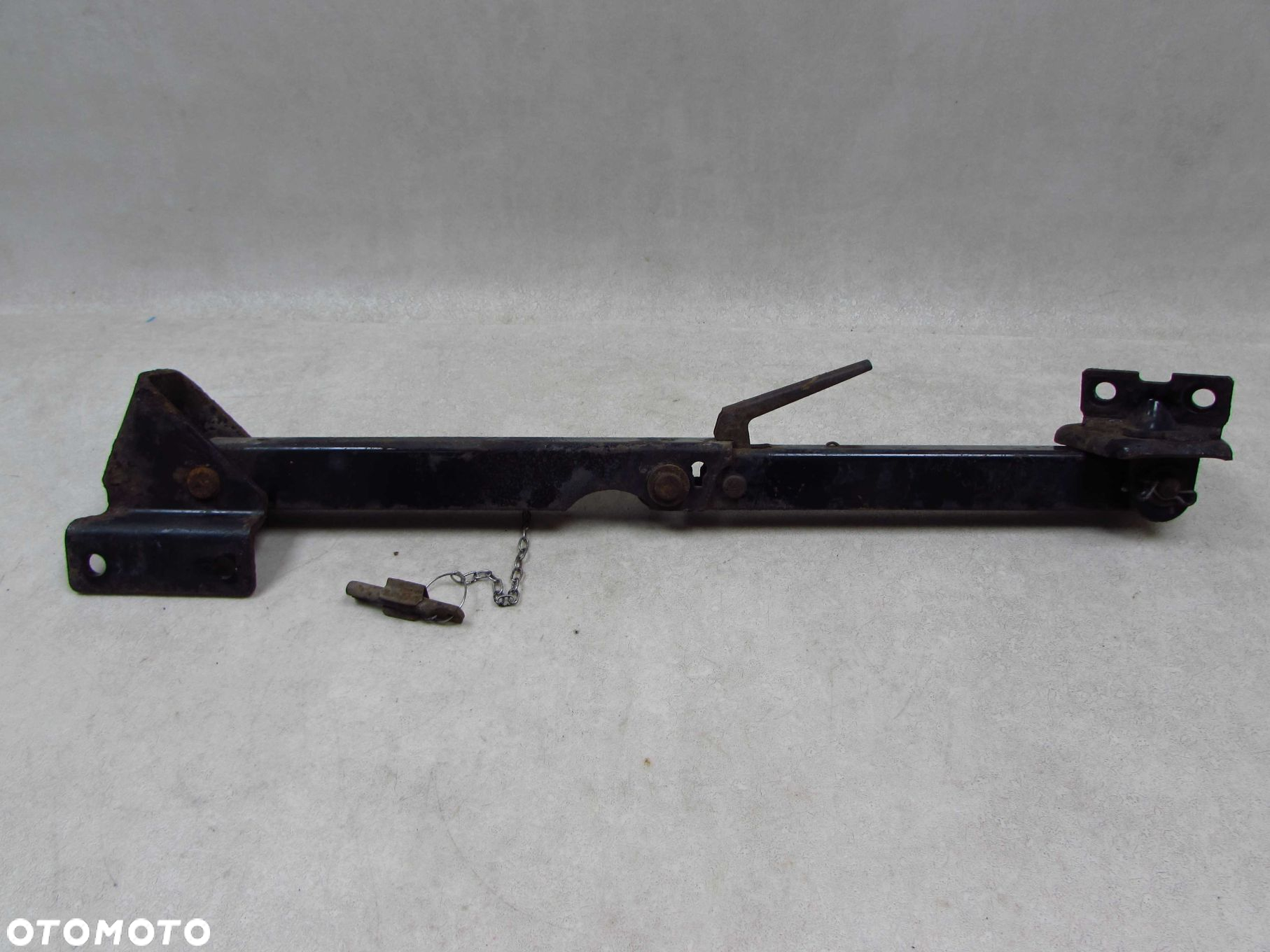 ISUZU N75 NPR NQR NKR 07-18 ZAWIAS RYGIEL BLOKADA OGRANICZNIK RAMIE KABINY - 2