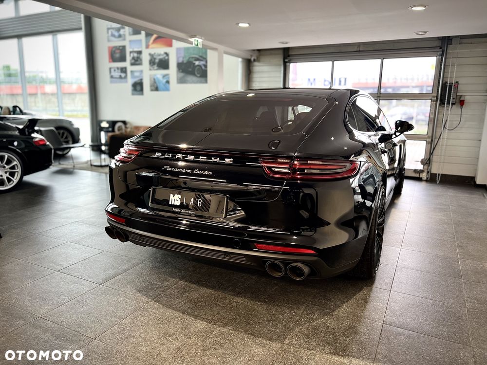 Porsche Panamera Turbo Executive - 3