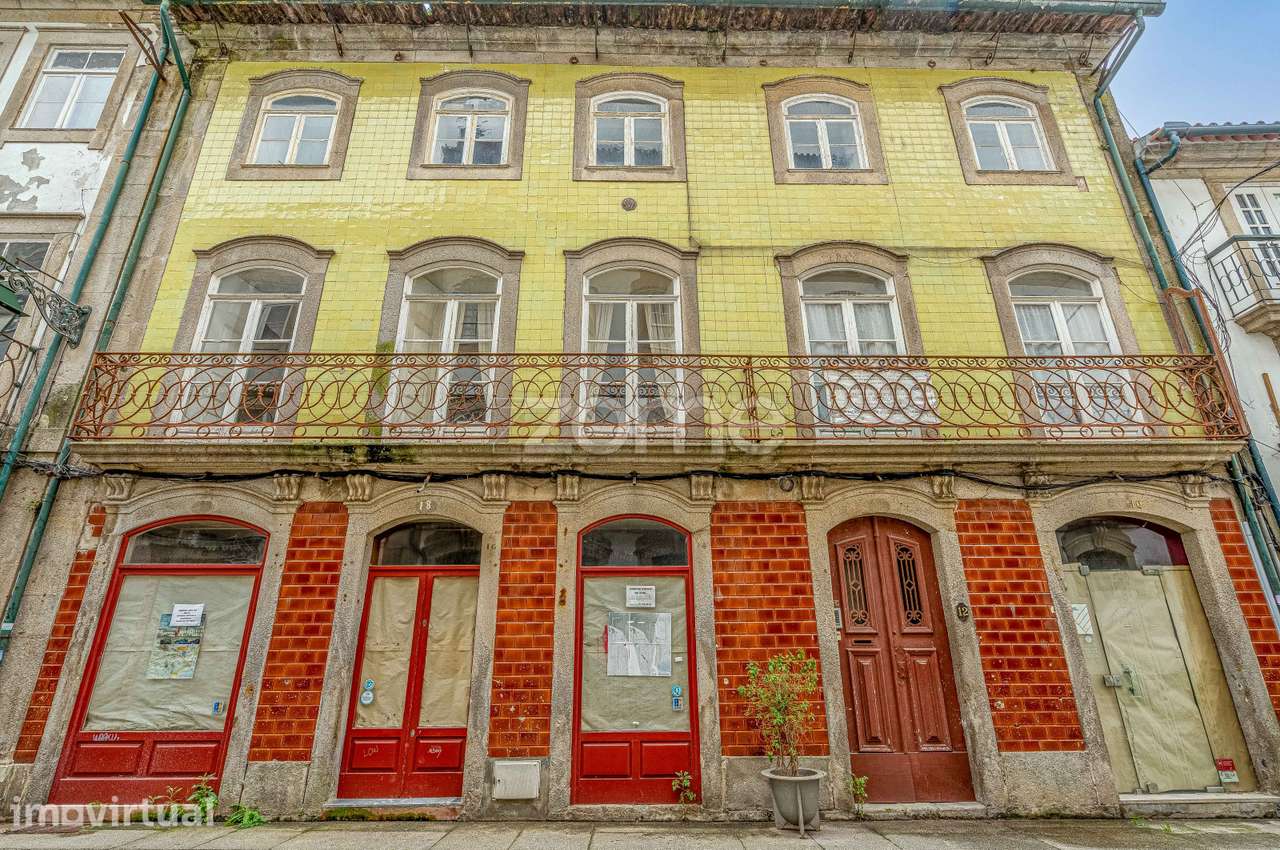 Prédio no Centro Histórico de Viana do Castelo - Grande imagem: 3/54