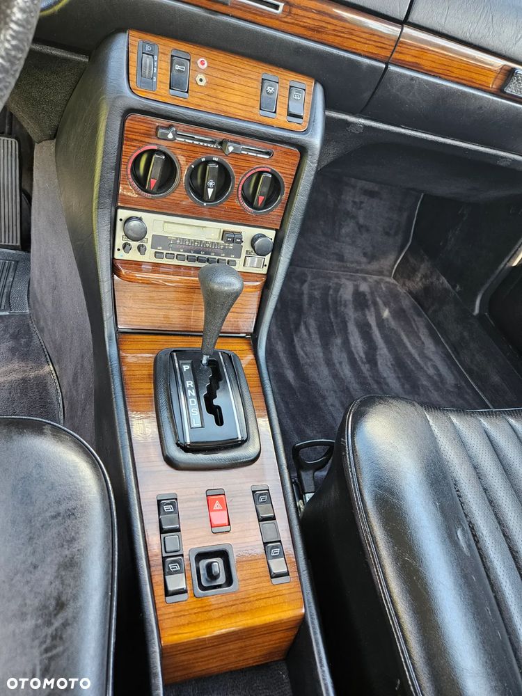 Mercedes-Benz W123 - 13