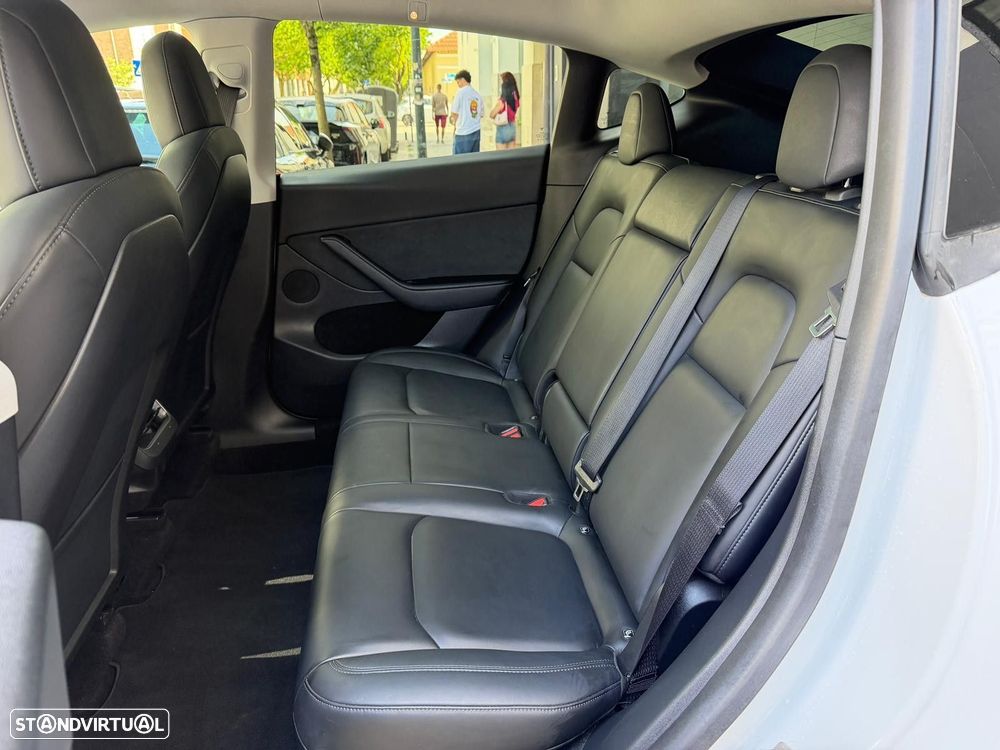 Tesla Model Y Long Range Dual Motor AWD - 22