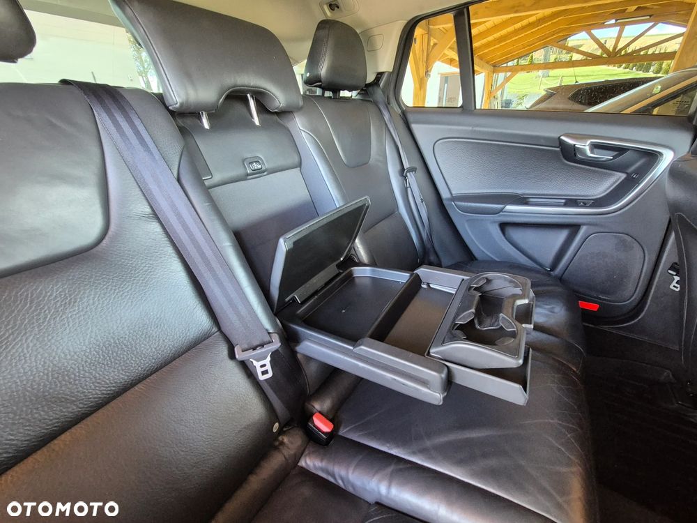 Volvo V60 D3 Summum - 33