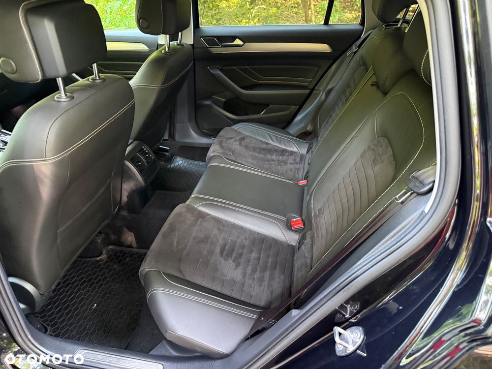 Volkswagen Passat - 11